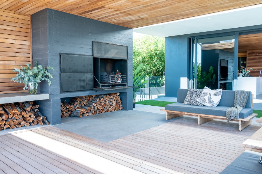6 Bedroom Property for Sale in Myburgh Park Western Cape